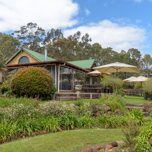 The Lake House restaurant and garden