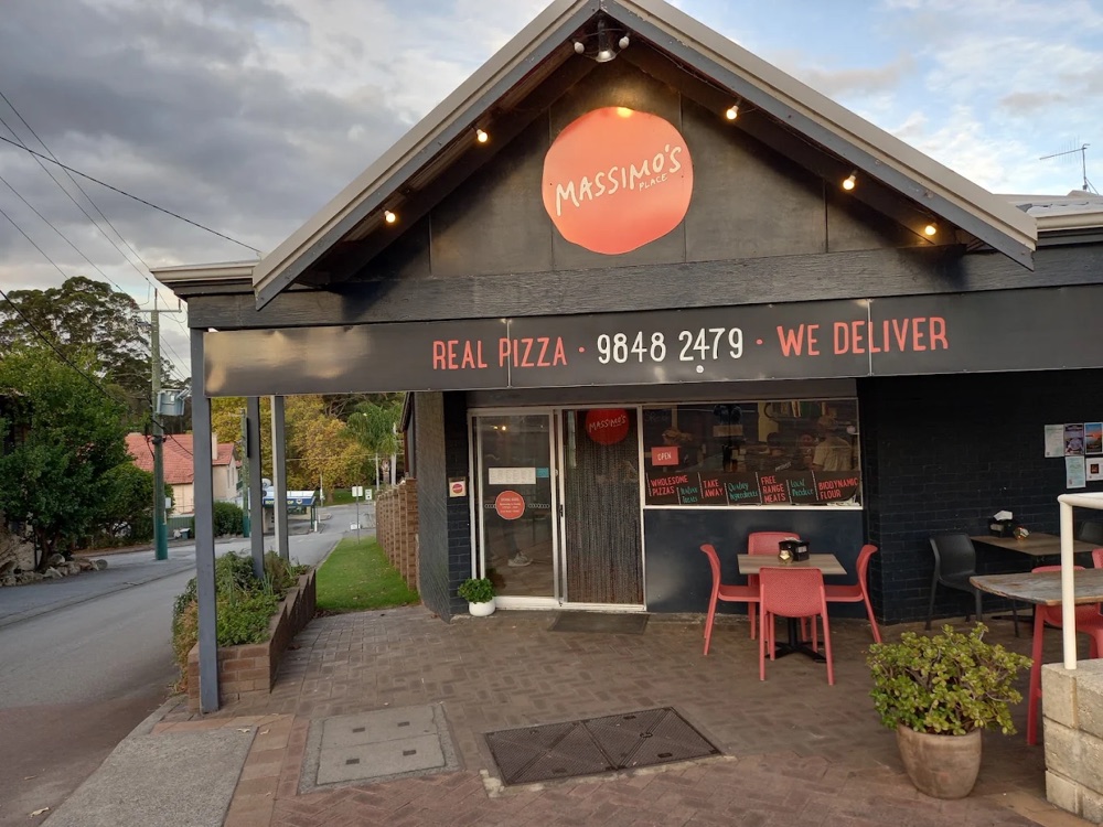 Massimo’s Place pizza shop exterior