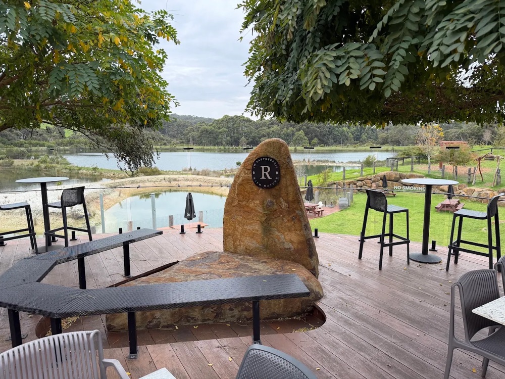 Raintree Estate & The Dam lakeside deck